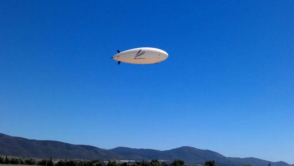 7-m-rc-blimp-flying-in-mexico